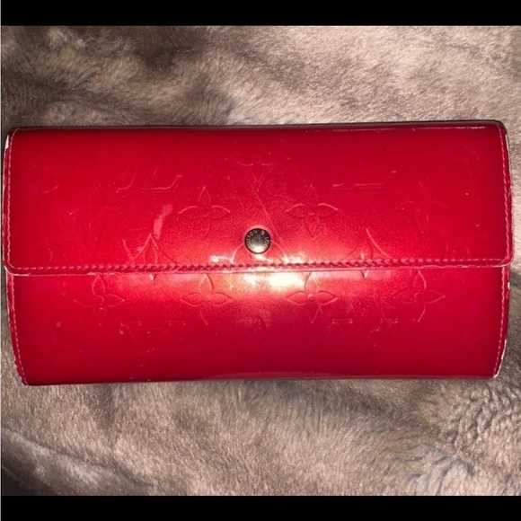 LV Vernis Wallet - Picture 3 of 13